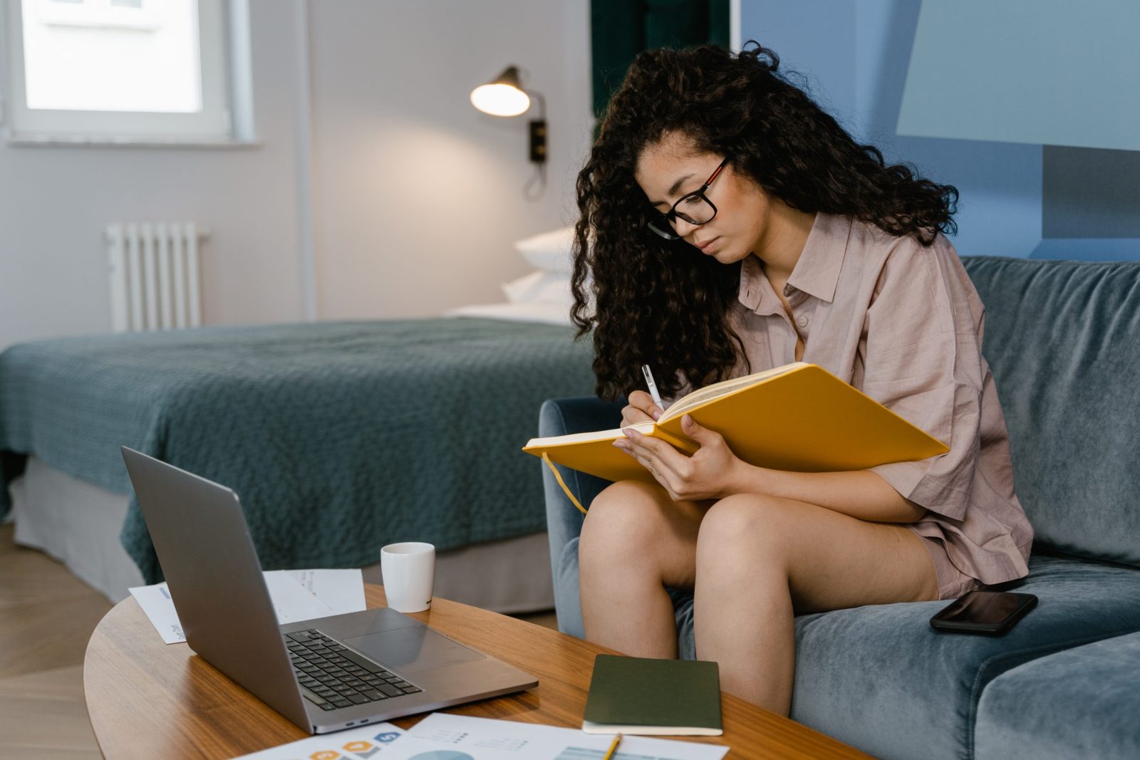 Are There Innovative Technologies Like Virtual Reality That Can Assist In Stress Reduction?